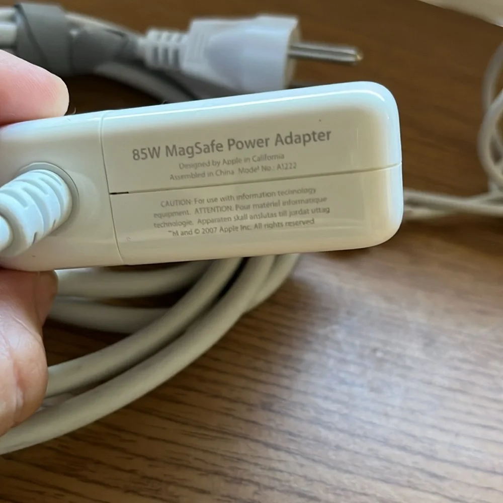Apple 85W MagSafe Power Adapter